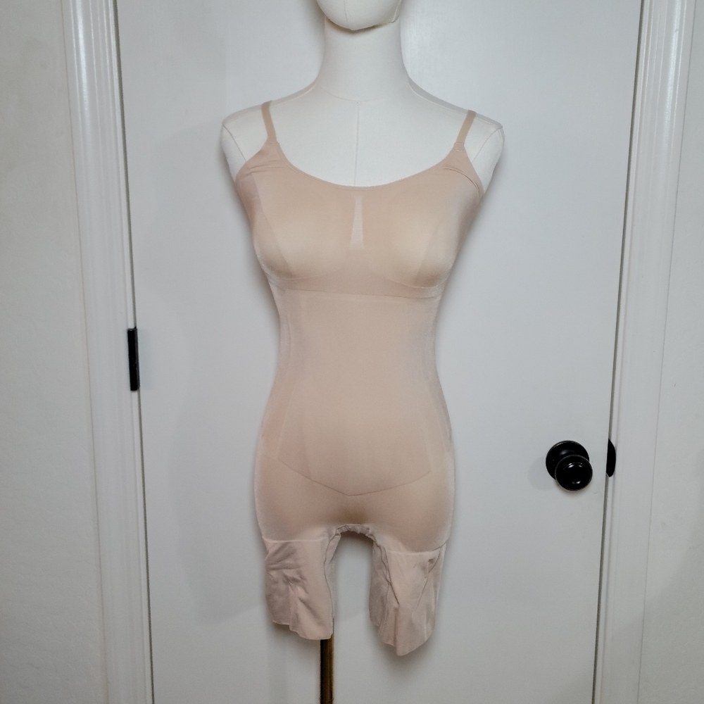 SPANX Oncore Tummy Control Mid-Thigh Bodysuit Shapewear Size Medium